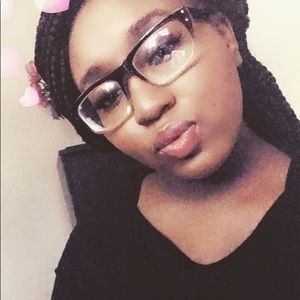 Meet your Posher, Noelle